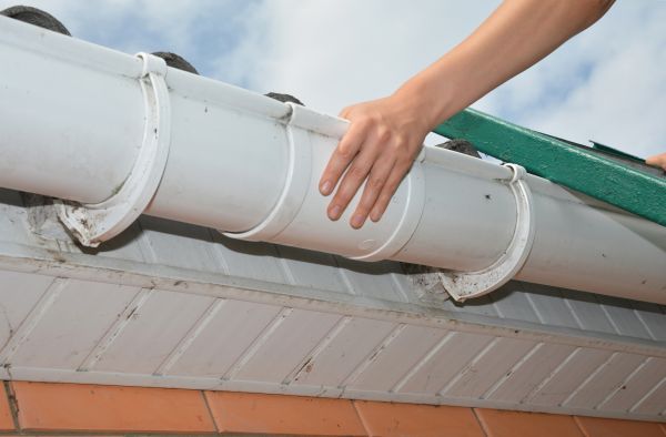 Cost of Gutter Reattachment in Louisville